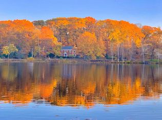 100 Berkshire Rd, Newton, MA 02460