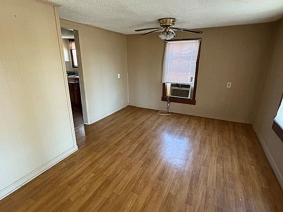 4th image of 803 6th St