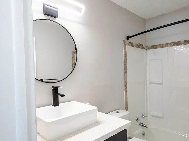 SkyHill Apartments — Photo 47
