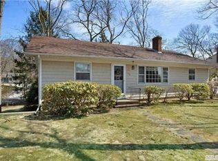 50 Knoll Cir, East Marion, NY 11939