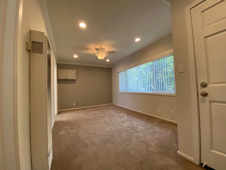 15032 Moorpark St #9 — Photo 7