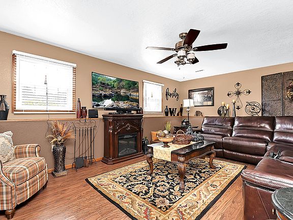 5th image of 1521 Constitution Dr