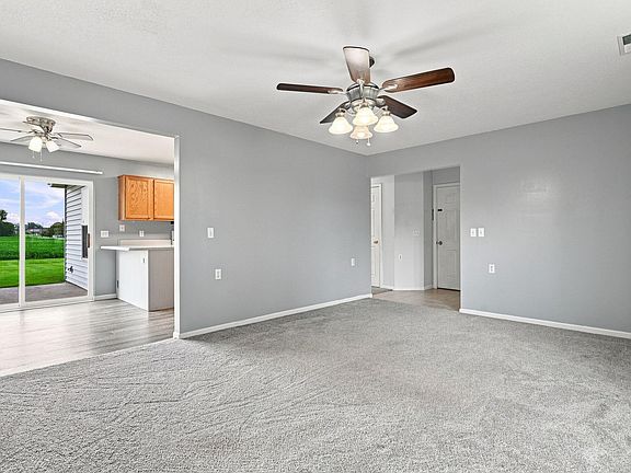 5th image of 602 Hart Dr