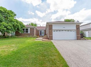 583 Applegate Ln, Lake Zurich, IL 60047