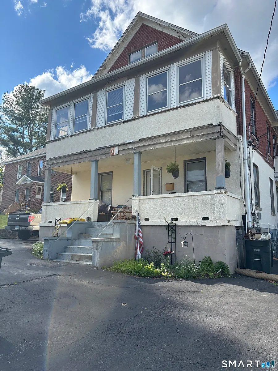 Building Photo - 74 Roosevelt Ave