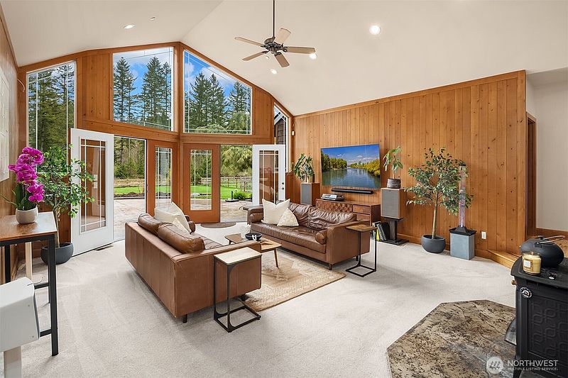5th image of 7828 Tolt Highlands Road NE