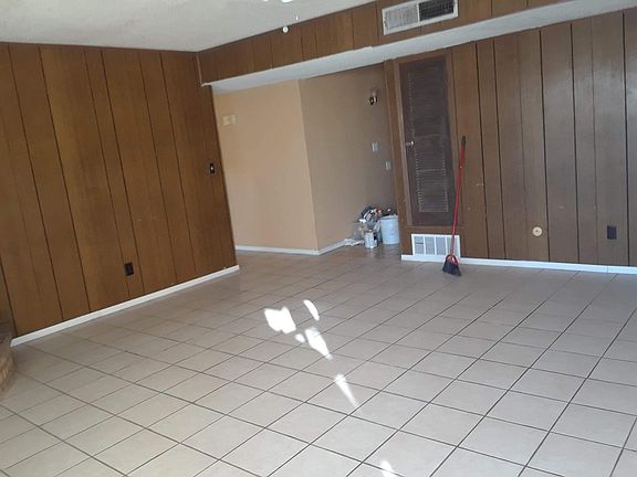 3rd image of 3359 Menard Ln