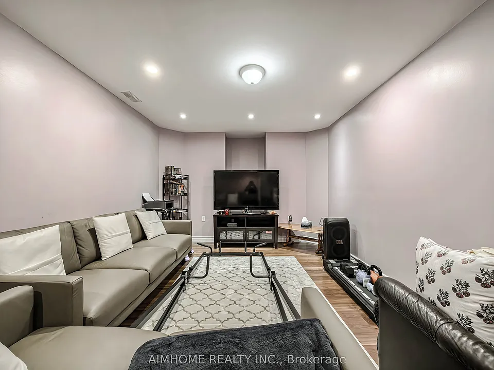 16 Chasser Dr #BASEMENT