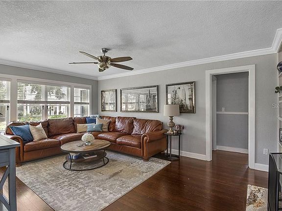3rd image of 436 Avalon Blvd