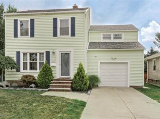 1543 Roselawn Rd, Mayfield Heights, OH 44124