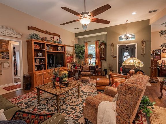 4th image of 126 Flat Foot Ln
