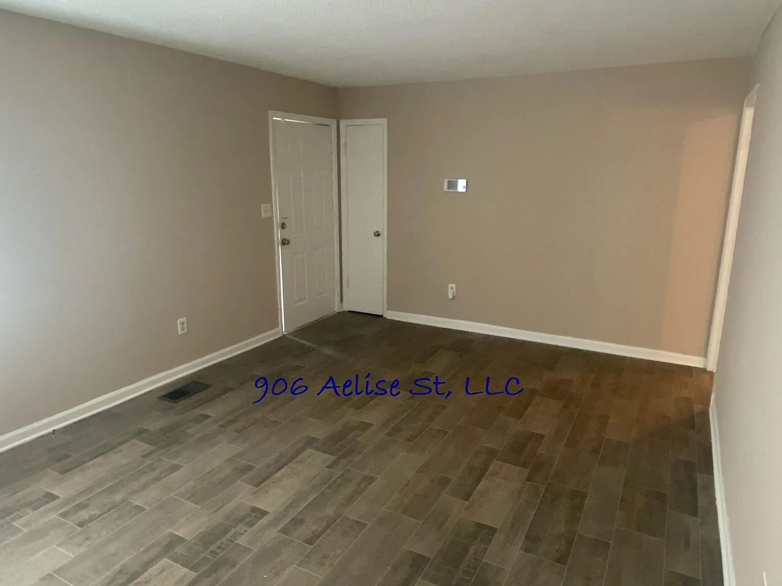 2 bed, 900 sqft, $1,200 — Photo 2
