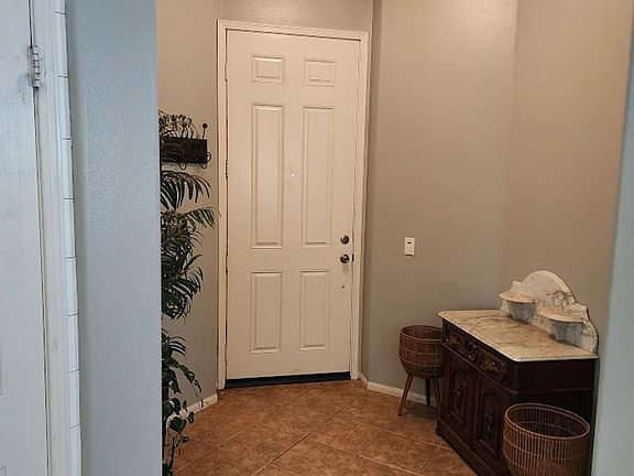 3rd image of 29775 Maxmillian Ave