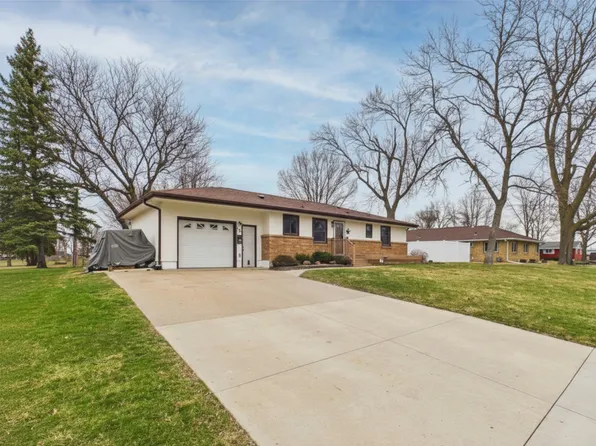 207 Inner Dr, Montgomery, MN 56069