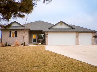 110 Cambridge Ct, Garden City, KS 67846