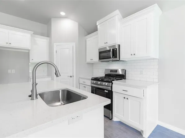 3133 Grapevine St, Edmond, OK 73034