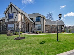 140 Eagle Point Dr, Lyndhurst, OH 44124