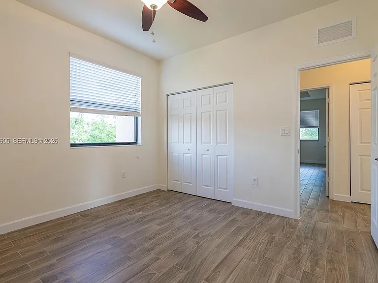 516 SE 35th Ter — Photo 17