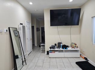 1594 Hillcrest Ave #B, Riverside, CA 92501