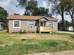 138 W Marion St, Clute, TX 77531