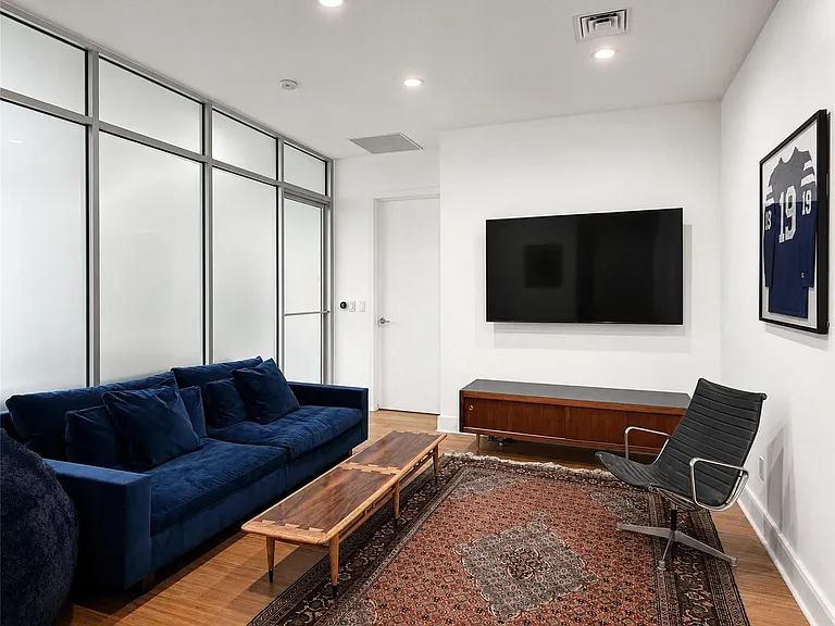 555 5th St #730 — Photo 16