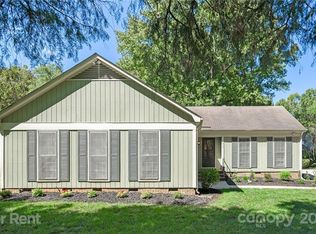 8317 Abercorn Ln, Charlotte, NC 28227