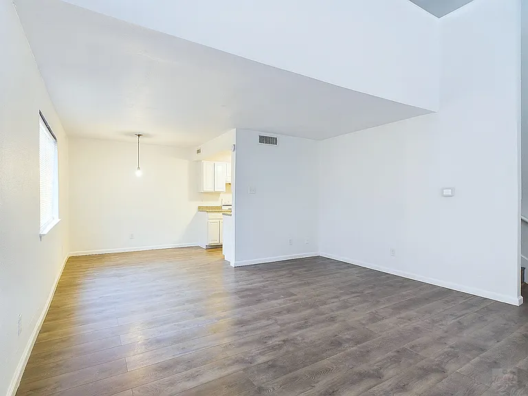 2124 Burton Dr — Photo 5