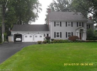 910 Fairway Dr NE, Warren, OH