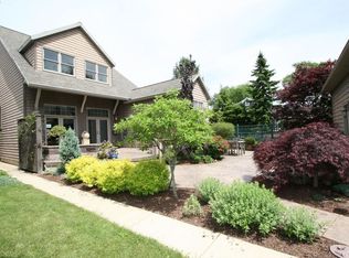 909 Superior Dr, Huron, OH 44839