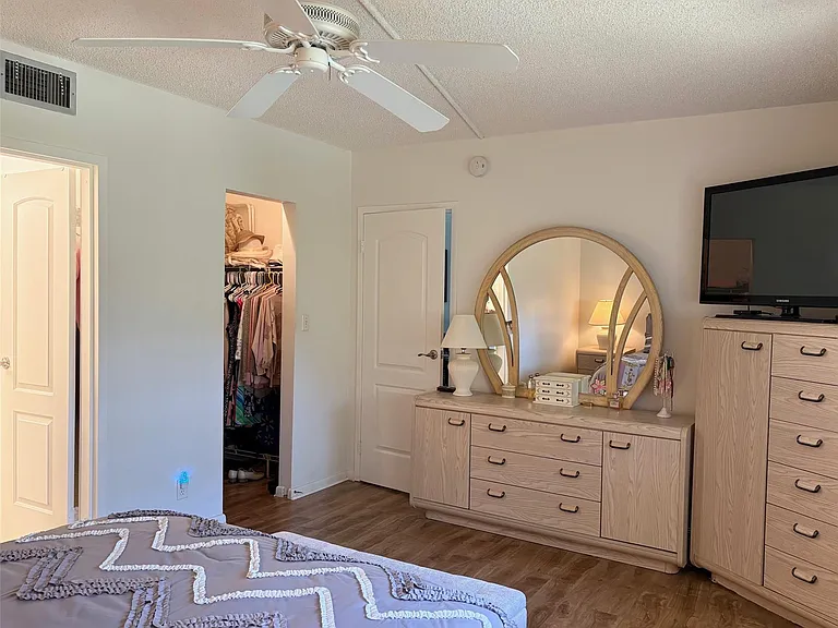 1055 Country Club Dr #404 — Photo 13