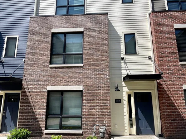 327 S Frances St #5, South Bend, IN 46617