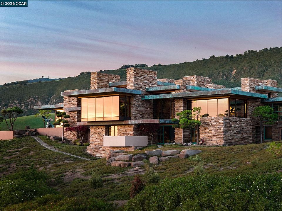 1st image of 81 Eagle Ridge Pl