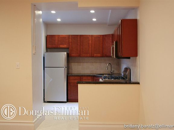 4th image of 651 W 171st St APT 28
