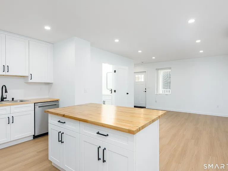 28 Townsend St — Photo 9