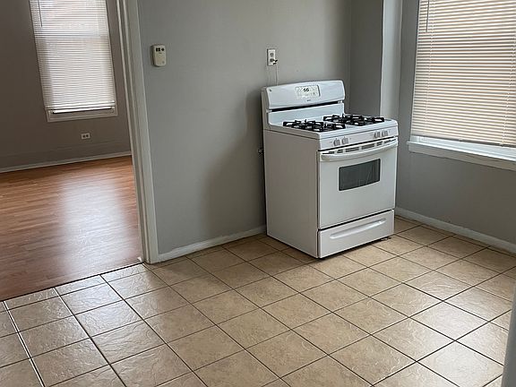 5th image of 3213 S Parnell Ave #2F
