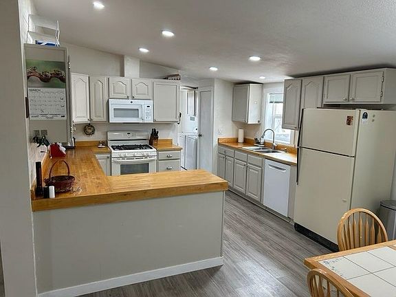 2nd image of 854 N 8th St