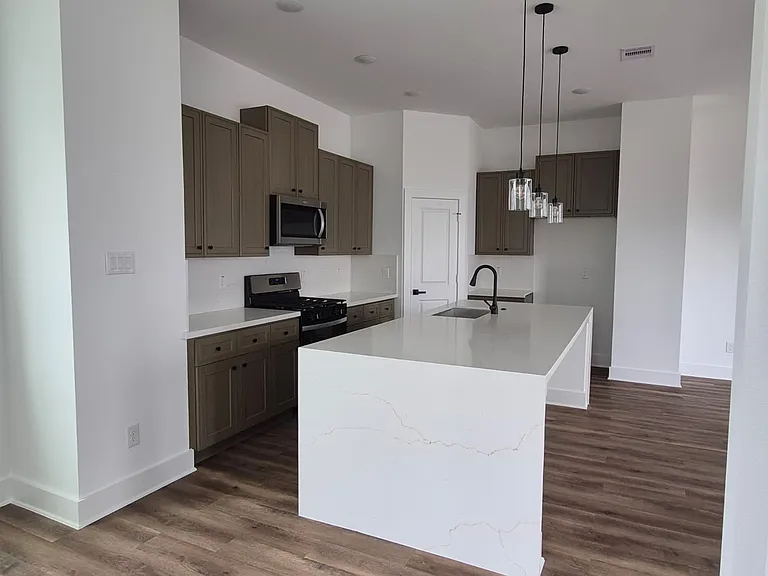 3217 Saint Emanuel St — Photo 12