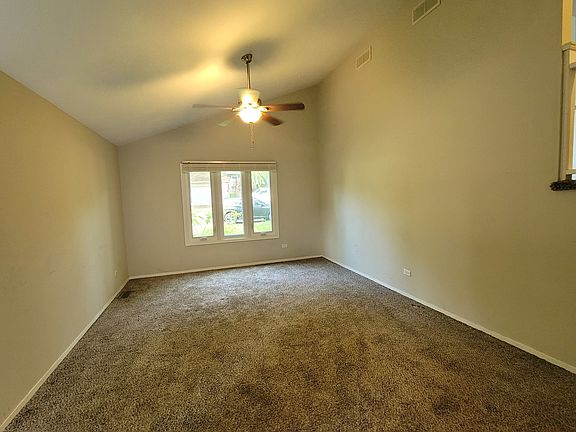 4th image of 42 Hillcrest Ave