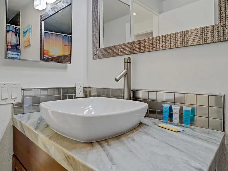 3715 Mission Blvd — Photo 13
