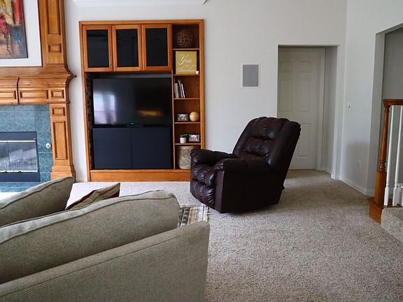 2nd image of 116 Hawthorne Dr