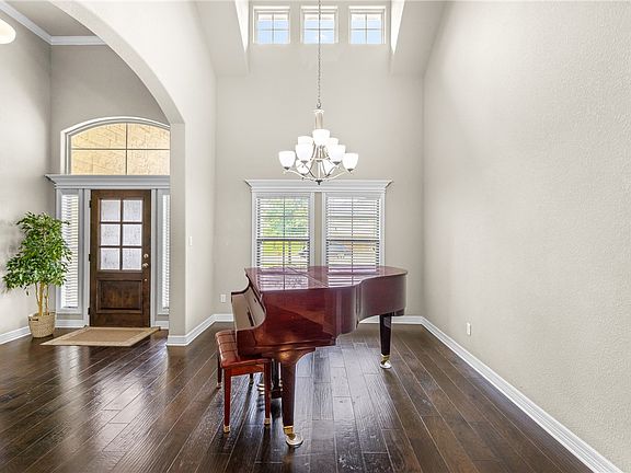 5th image of 4507 Tonbridge Dr