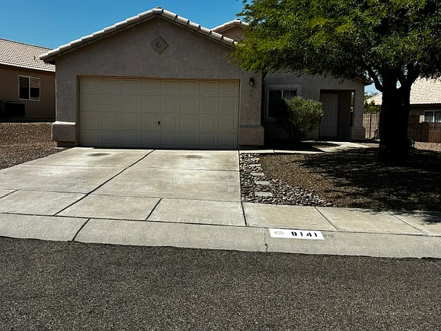 3 bed, 1177 sqft, $1,800 — Photo 2