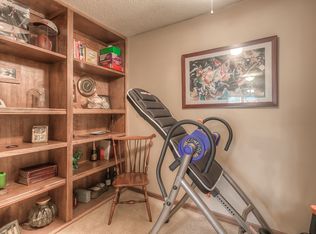 22815 W 199th St, Spring Hill, KS 66083