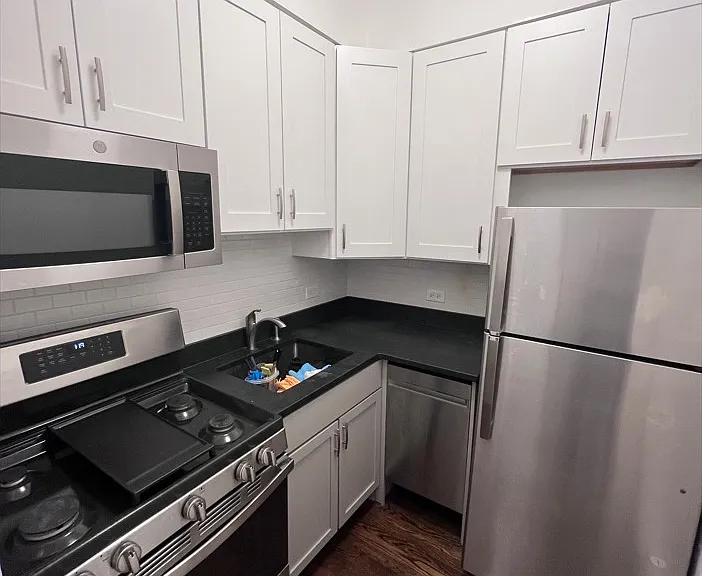 3030 N. Sheridan Road — Photo 26
