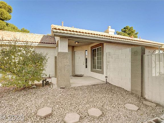 3rd image of 5632 Royal Castle Ln