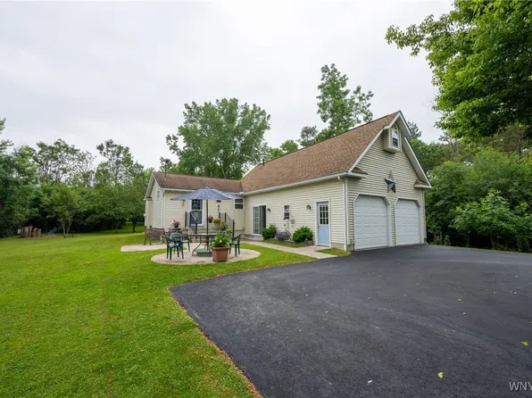 1363 Losson Rd, Depew, NY 14043