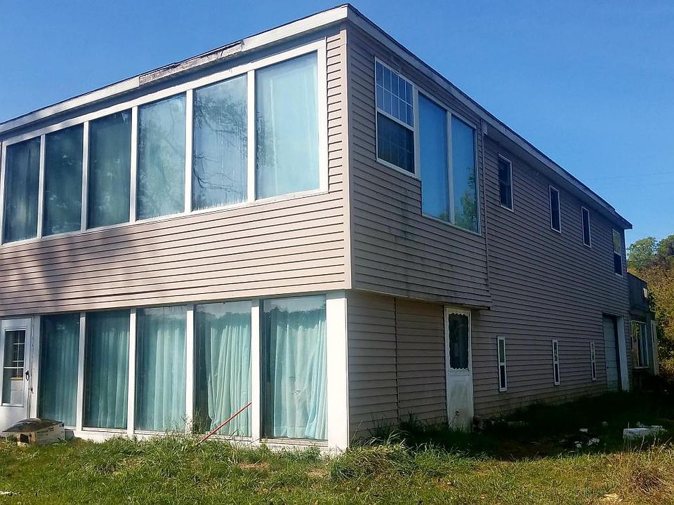1st image of 68480 Douglas Dr