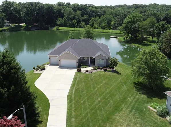 5 N Shore Dr, Worden, IL 62097