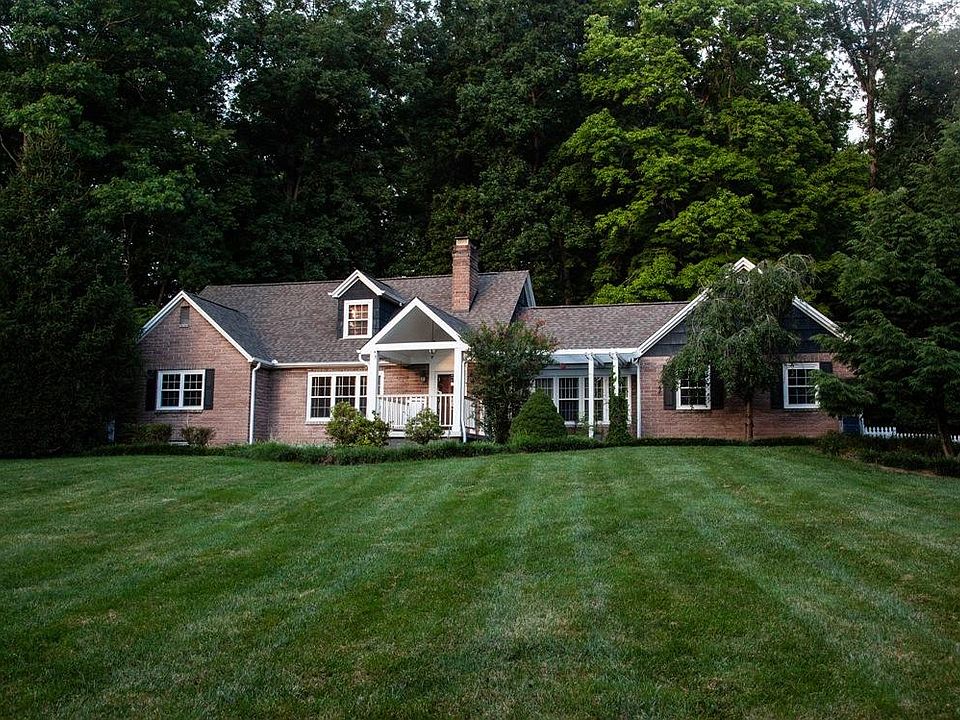 1st image of 3215 Gibbs Dr