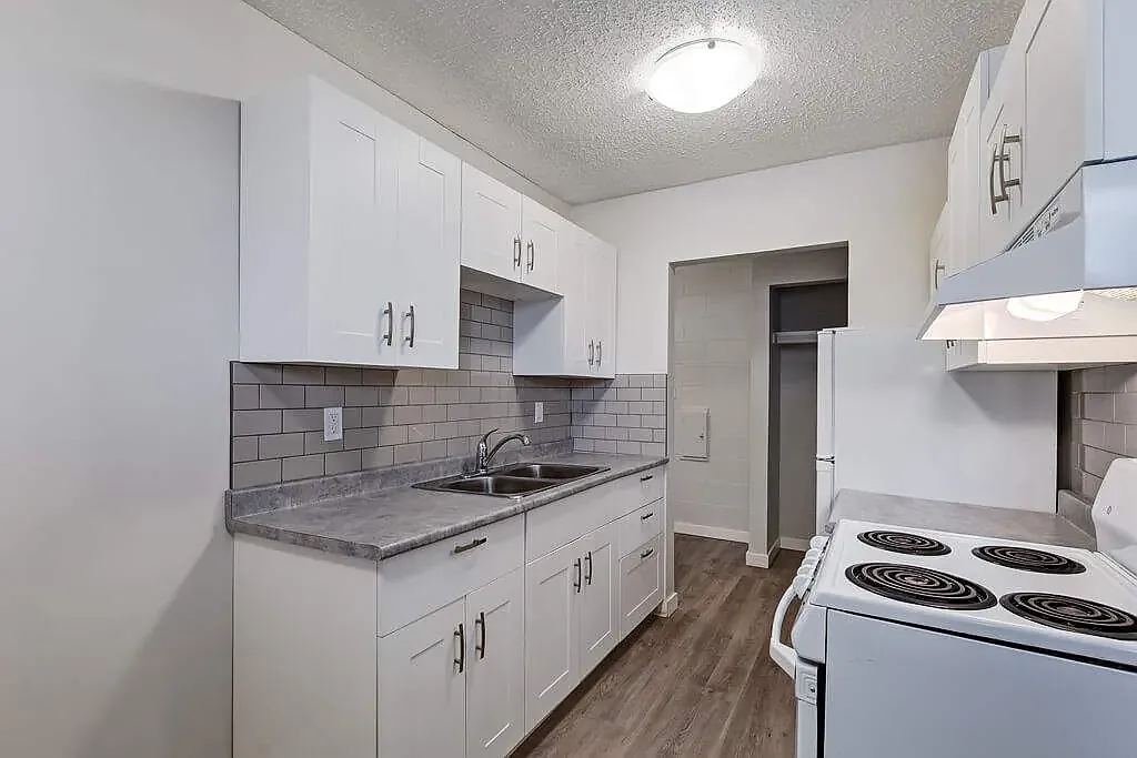 Westside Apartments — Photo 3